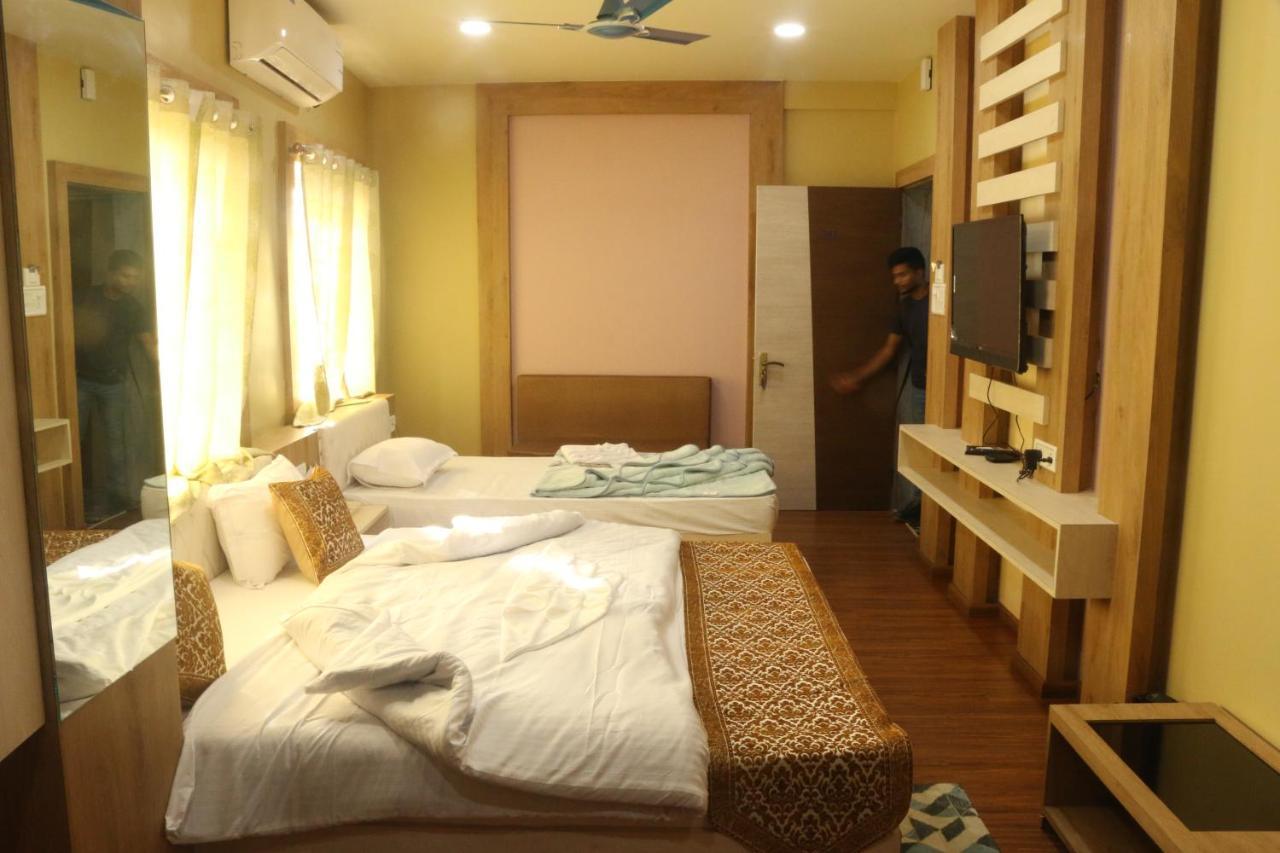 Hotel Himalaya Agartala Exteriör bild