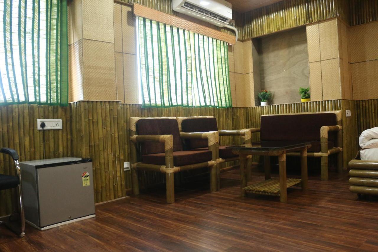 Hotel Himalaya Agartala Exteriör bild