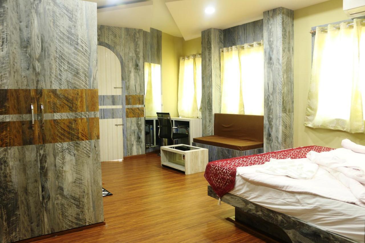 Hotel Himalaya Agartala Exteriör bild