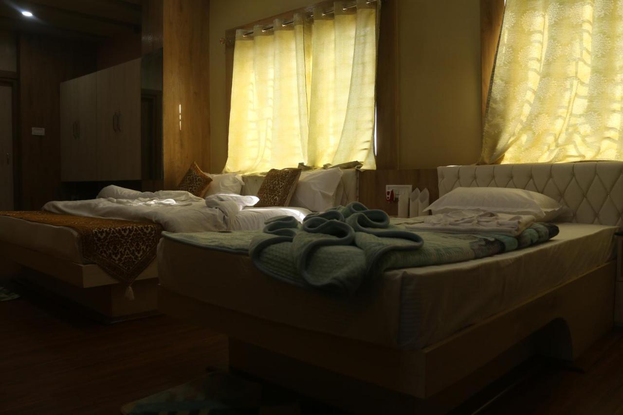 Hotel Himalaya Agartala Exteriör bild