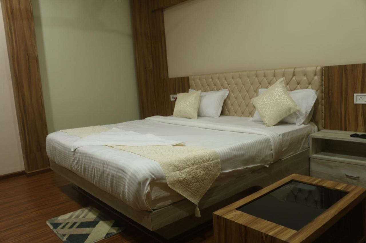 Hotel Himalaya Agartala Exteriör bild