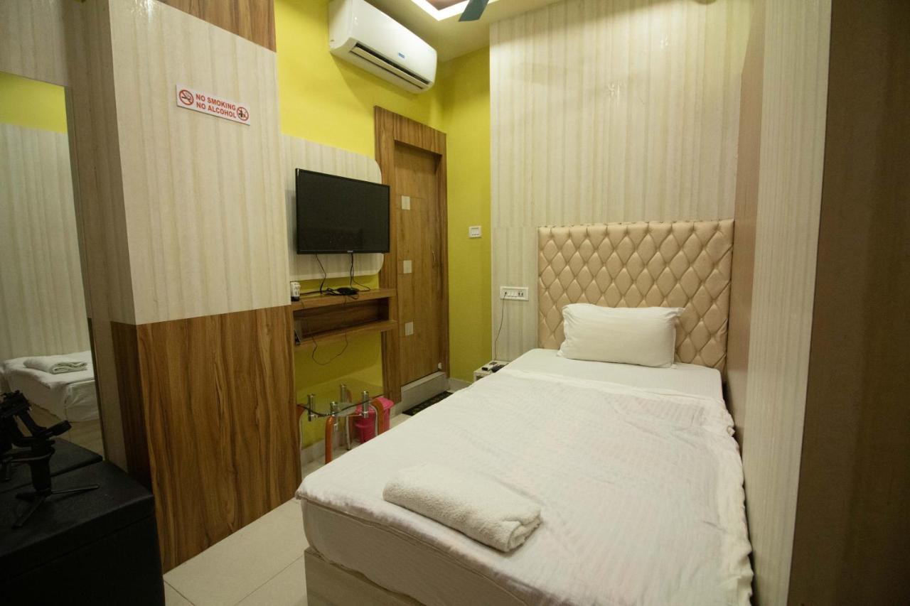 Hotel Himalaya Agartala Exteriör bild
