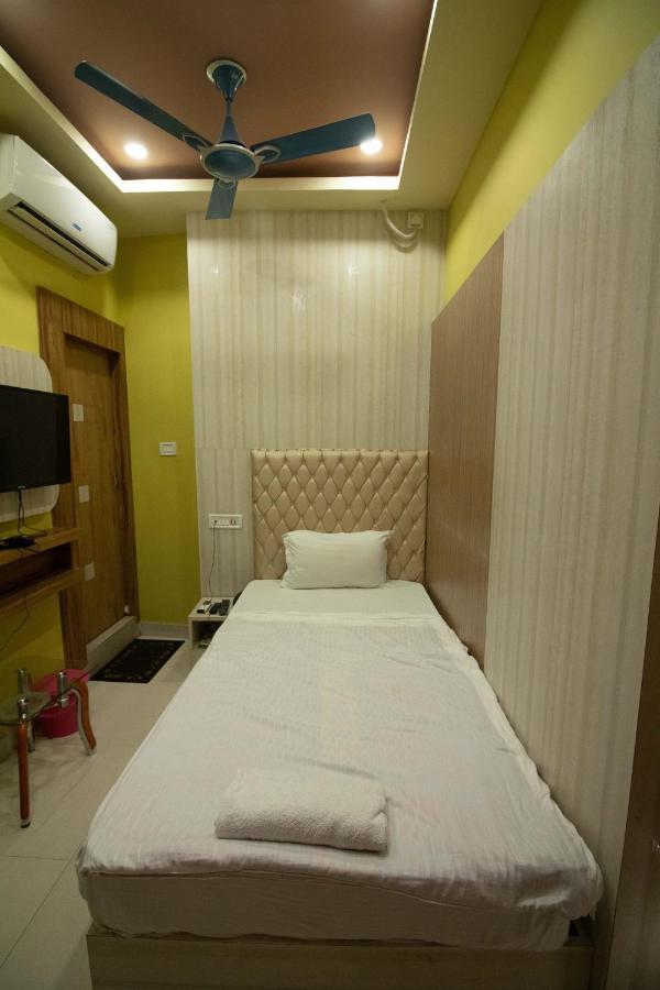 Hotel Himalaya Agartala Exteriör bild