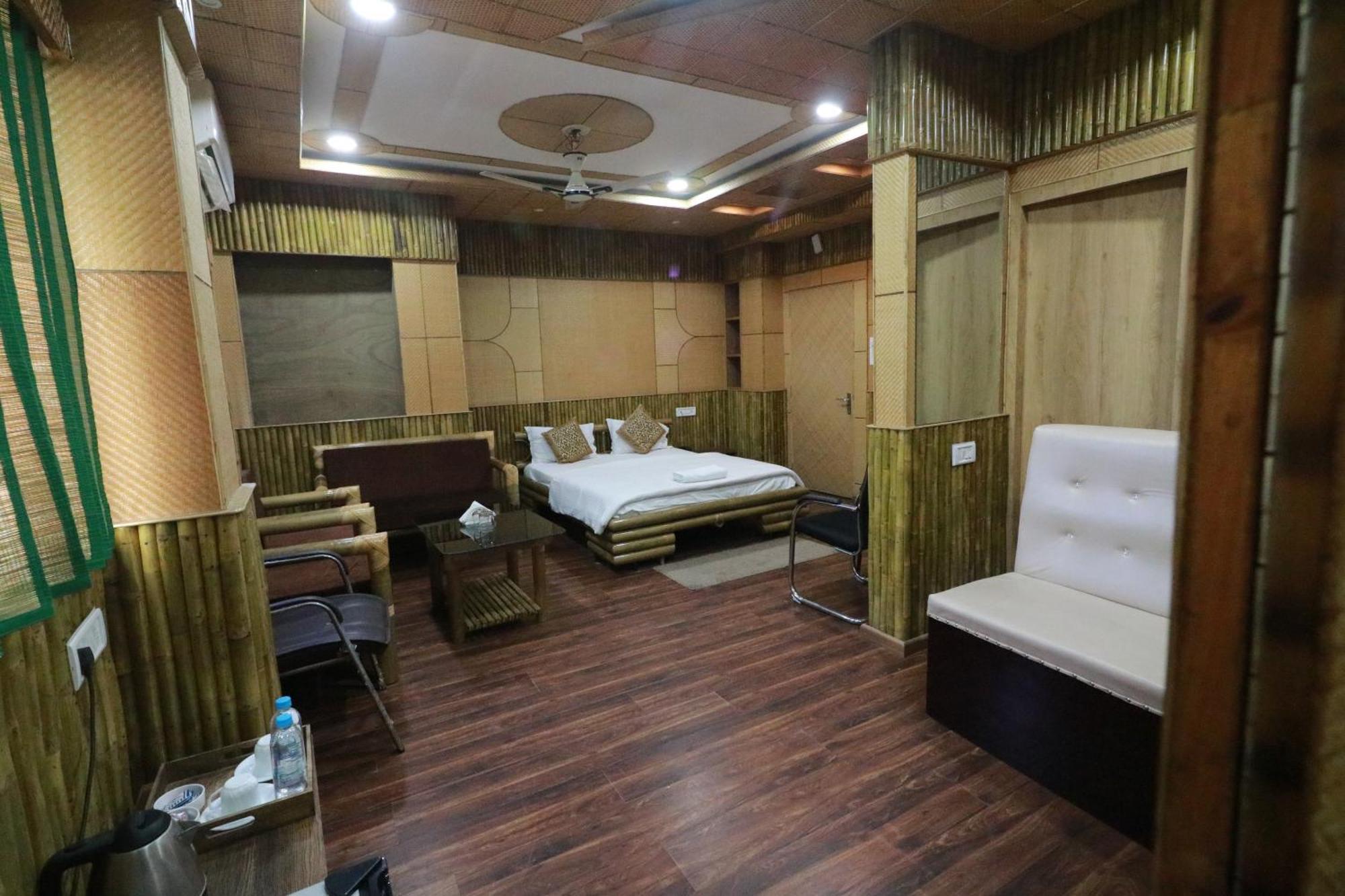 Hotel Himalaya Agartala Exteriör bild