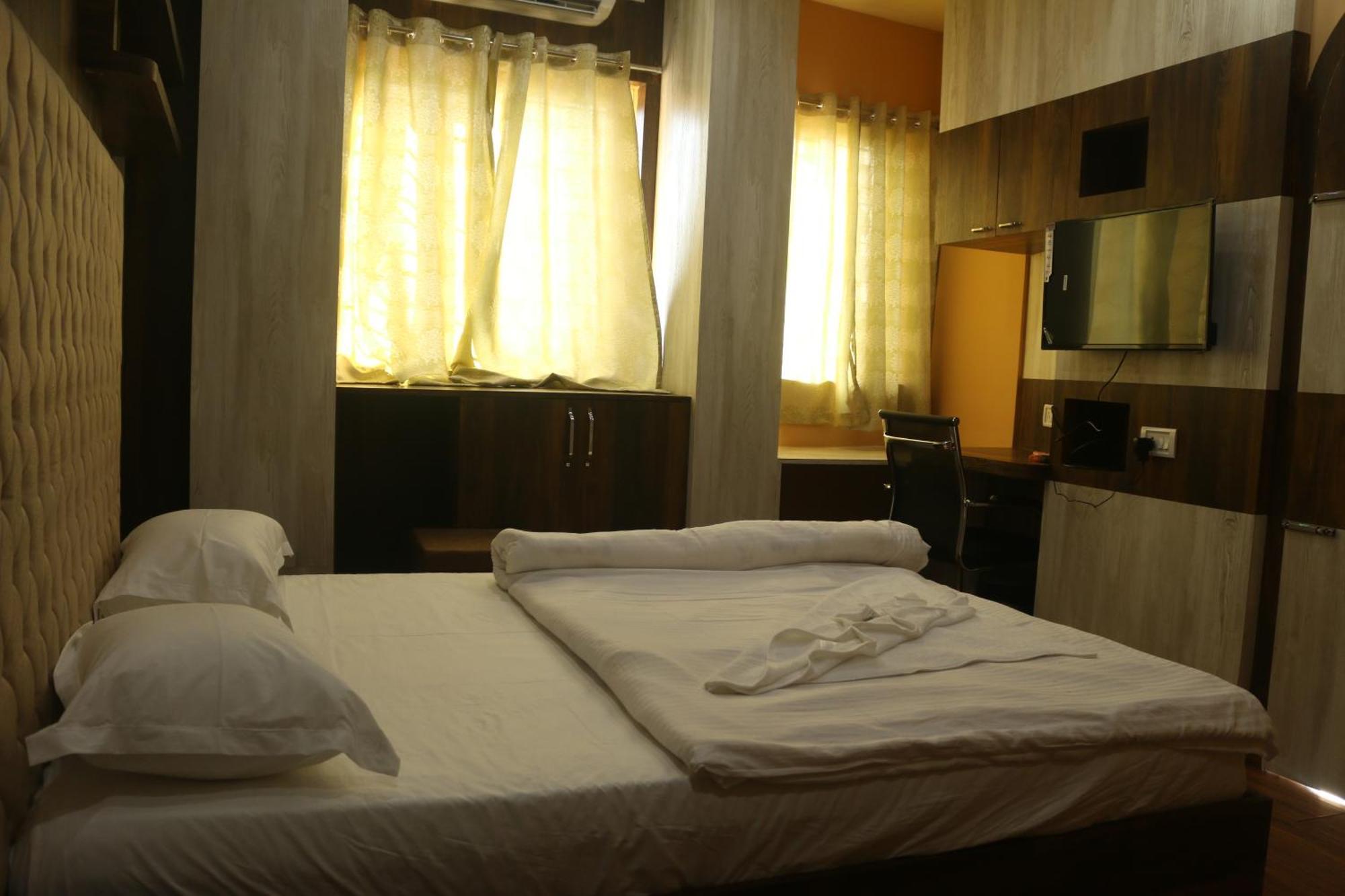 Hotel Himalaya Agartala Exteriör bild