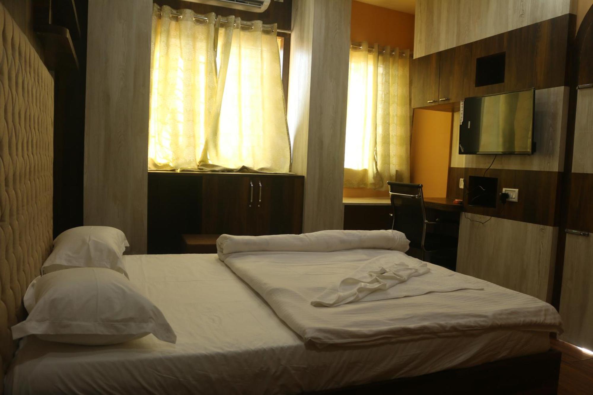 Hotel Himalaya Agartala Exteriör bild